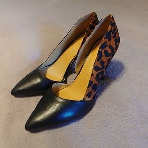 Like New Chinese Laundry Leopard Pumps
